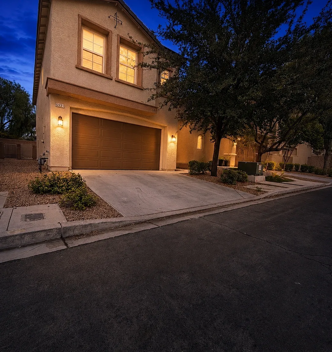 4 bed, 1921 sqft, $2,400 — Photo 1