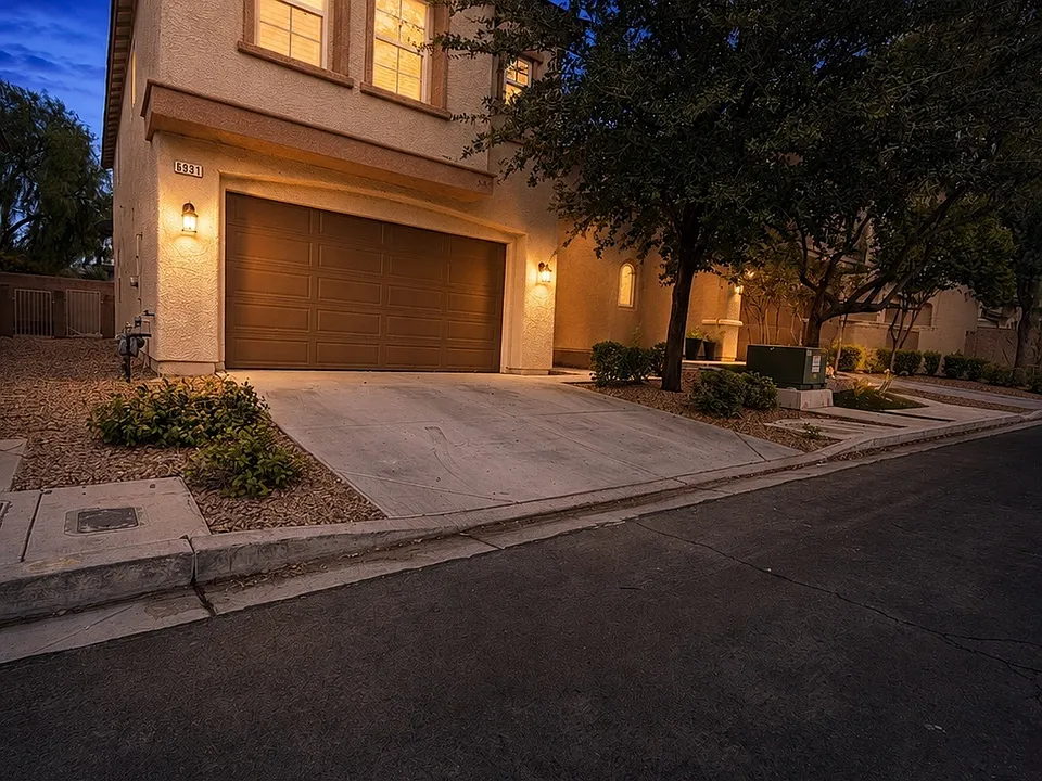 6931 Yellow Cosmos Ave