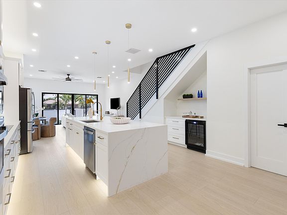 3rd image of 509 SW 11th Street