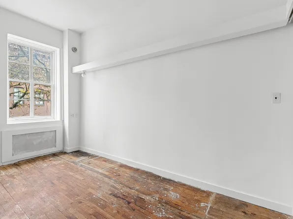 360 West 20th Street image 4 of 6