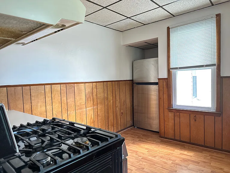 104 Hudson Ave — Photo 6