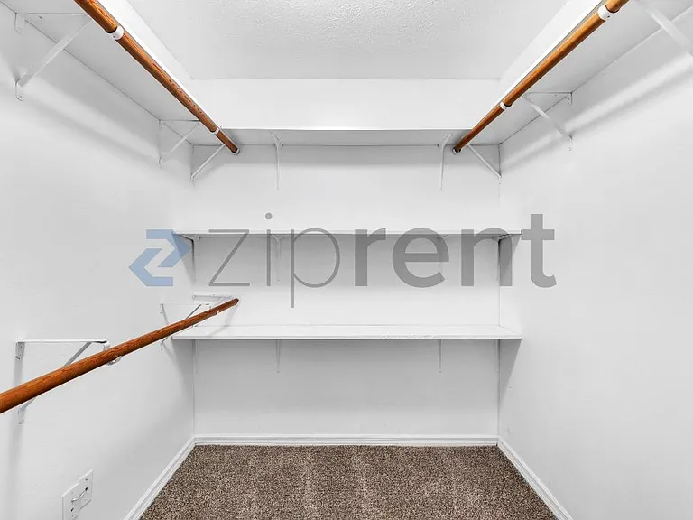 11706 Oban Ave — Photo 13