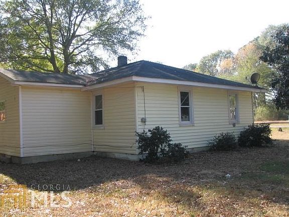3rd image of 75 Woods St