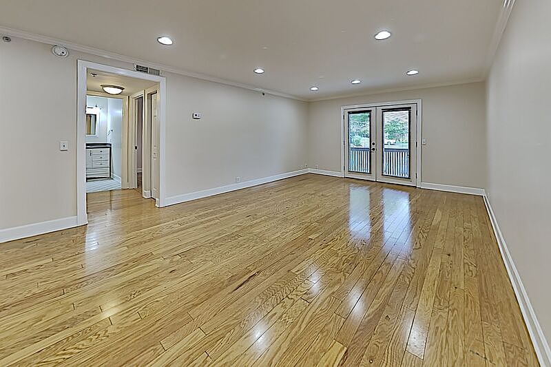 1st image of 525 N Dupont Ave #B2