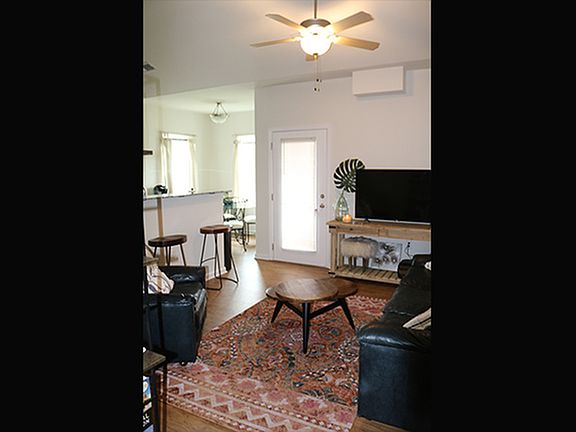 1 Bedroom Living Room