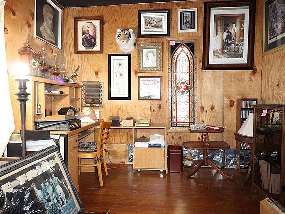 4th image of 3635 Bell St