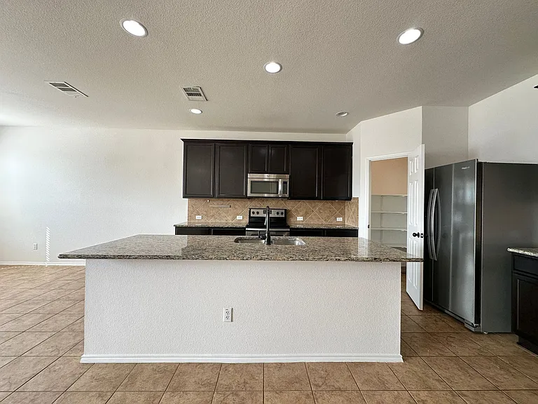 5304 Capricorn Loop — Photo 15