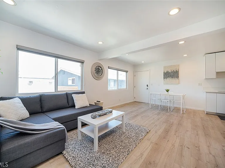 11918 Hart St #4 — Photo 4