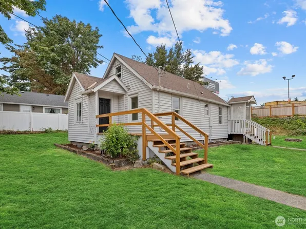 6215 28th Street NE, Tacoma, WA 98422