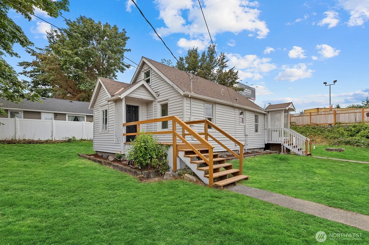 6215 28th Street NE photo 1