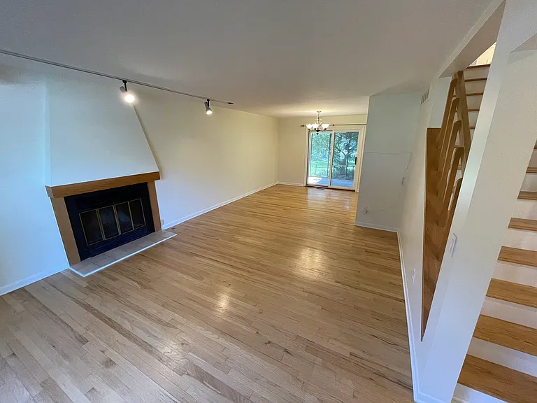 2366 Eaton Gate Rd — Photo 13