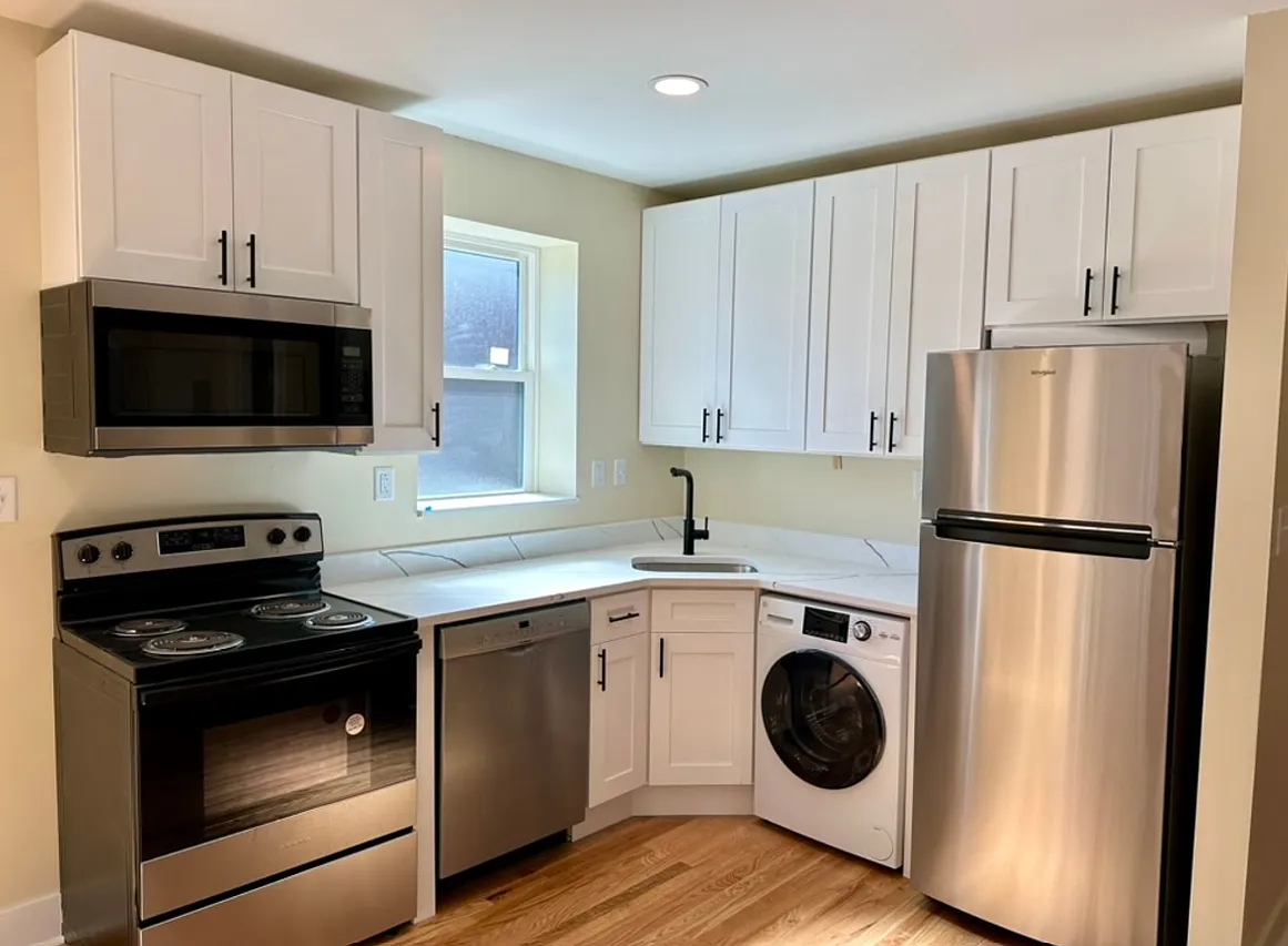 6252 Southwood Ave. — Photo 3