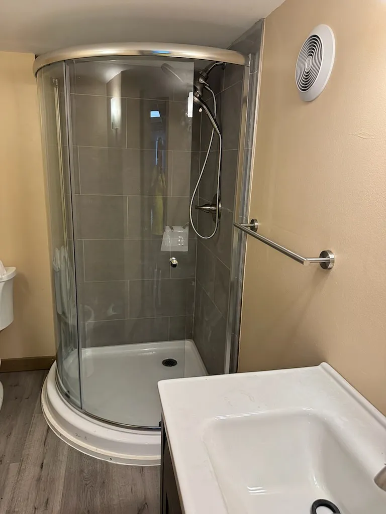 1 bed, 560 sqft, $1,600 — Photo 2