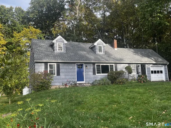11 Flax Hill Road, Brookfield, CT 06804