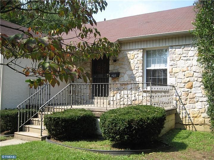 For Sale: 409 W Magnolia Ave, ALDAN, PA 19018