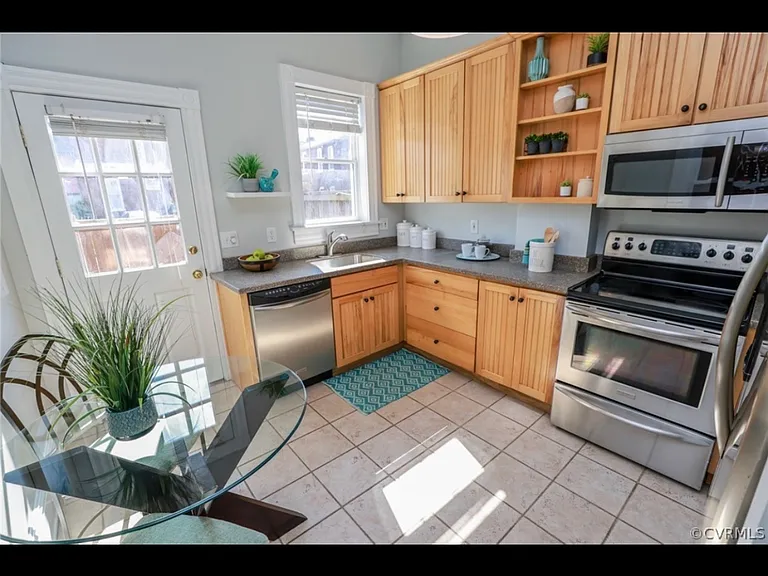 15 S Morris St — Photo 9