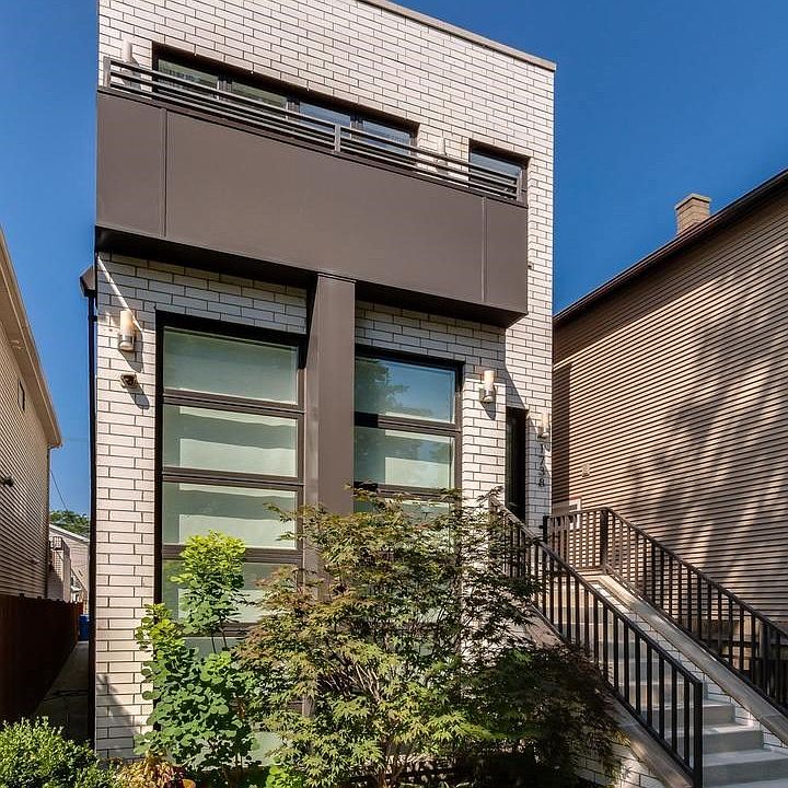 1738 North Rockwell