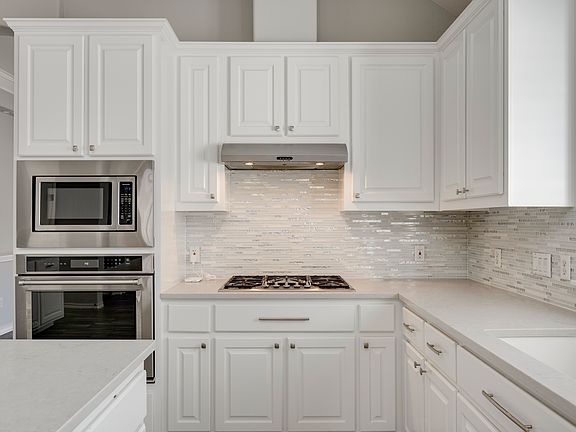 4th image of 2916 Alsatia Dr