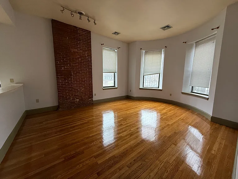 40 Worcester Sq #5 — Photo 2