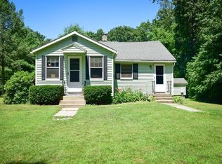 953 Reservoir Rd, Lunenburg, MA 01462