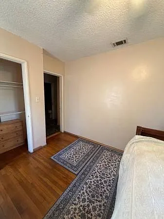 5 bed, 1933 sqft, $948 — Photo 4