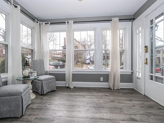 4th image of 3616 Amberson Ave