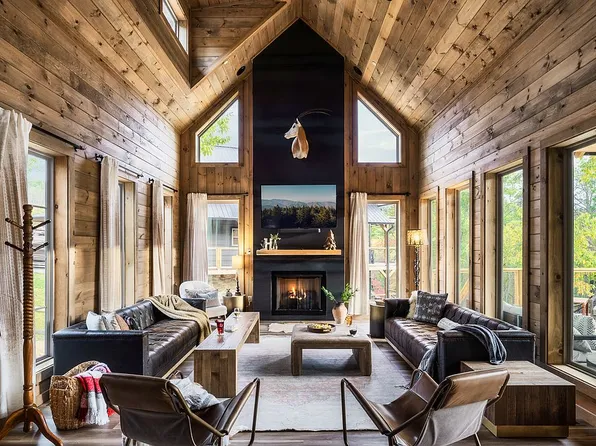 2438 Coopers Hawk Way, Sevierville, TN 37862