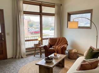 105 2nd Ave SW #4, Hutchinson, MN 55350