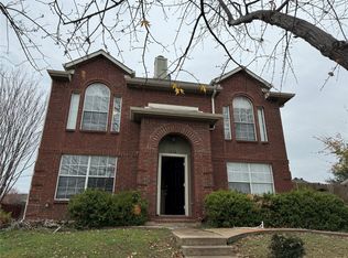1318 Creekview Dr, Lewisville, TX 75067