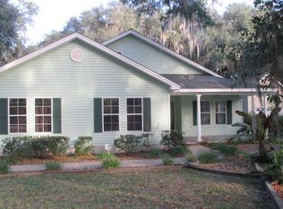 107 Petty Ln, Saint Simons Island, GA 31522