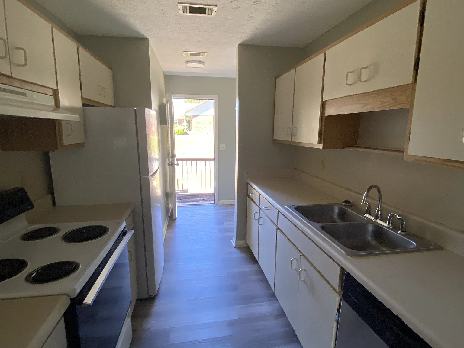 6200 Cross Tie Court - 4 — Photo 4