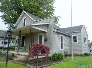 211 E Center St, Leipsic, OH 45856