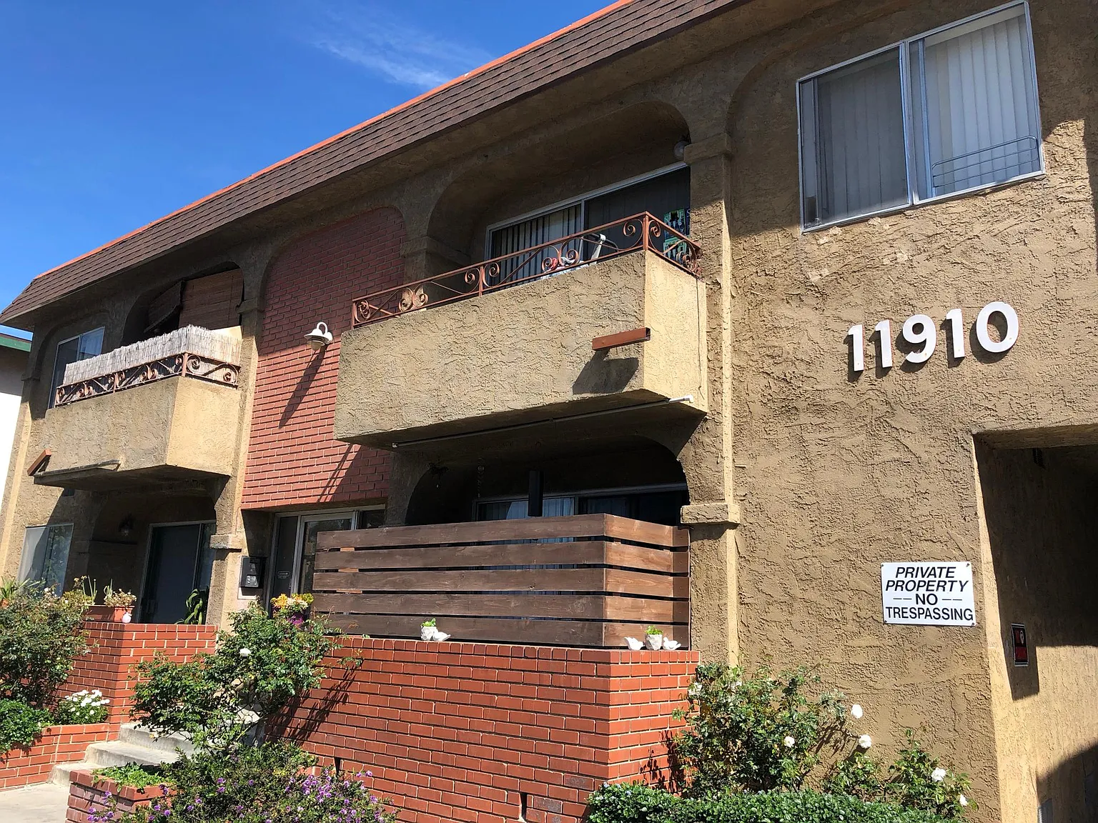 11910 Louise Ave — Photo 1