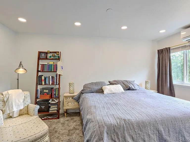 1190 Poplar Ave — Photo 12