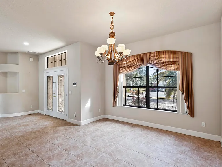 88 Covington Ln — Photo 4