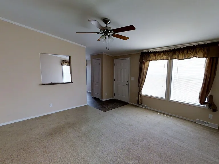 321 E Lime St — Photo 18