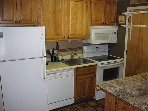 2nd image of 201 W Main St #208