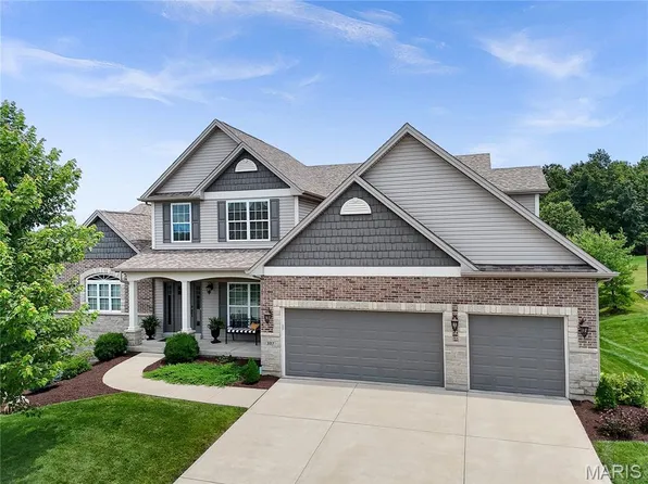 307 Wyndemere Dr, Lake Saint Louis, MO 63367