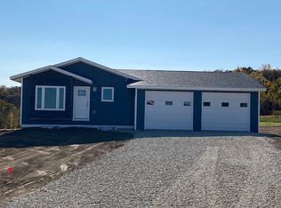 535 Hanover Hill Ln, Waukon, IA 52172