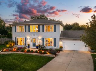 1026 Colonial Ct, Naperville, IL 60540