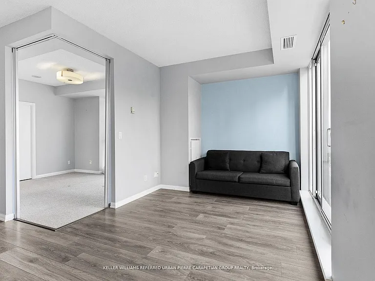 18 Beverley St #706B — Photo 6