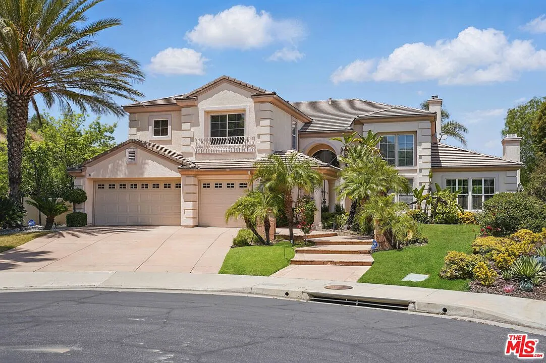 5 bed, 4.5 bath, 3795 sqft, $12,500 — Photo 2