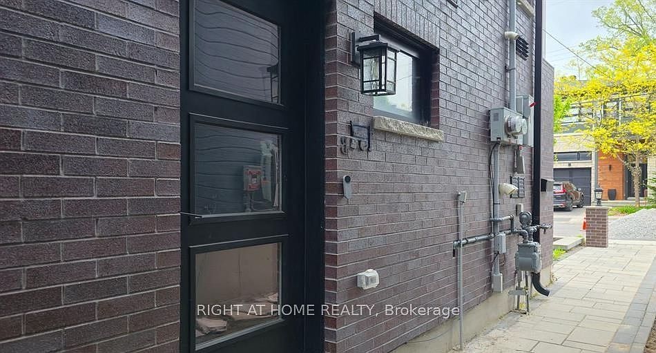 1st image of 185 Carleton Ave #B