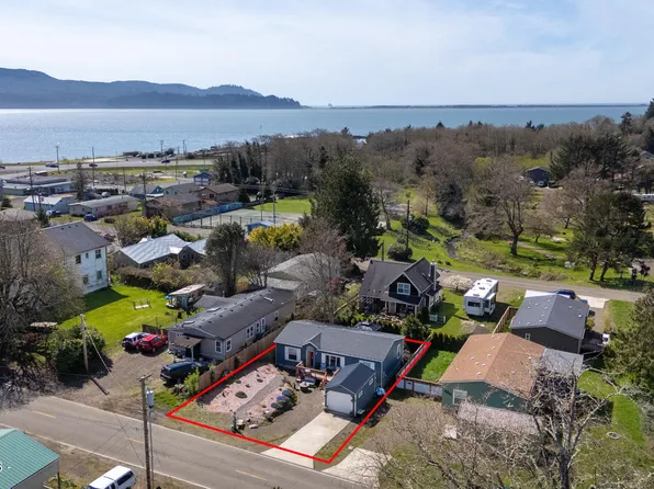 9554 5th St, Bay City, OR 97107