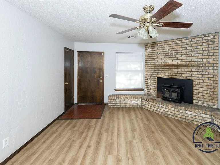 412 N I St — Photo 3
