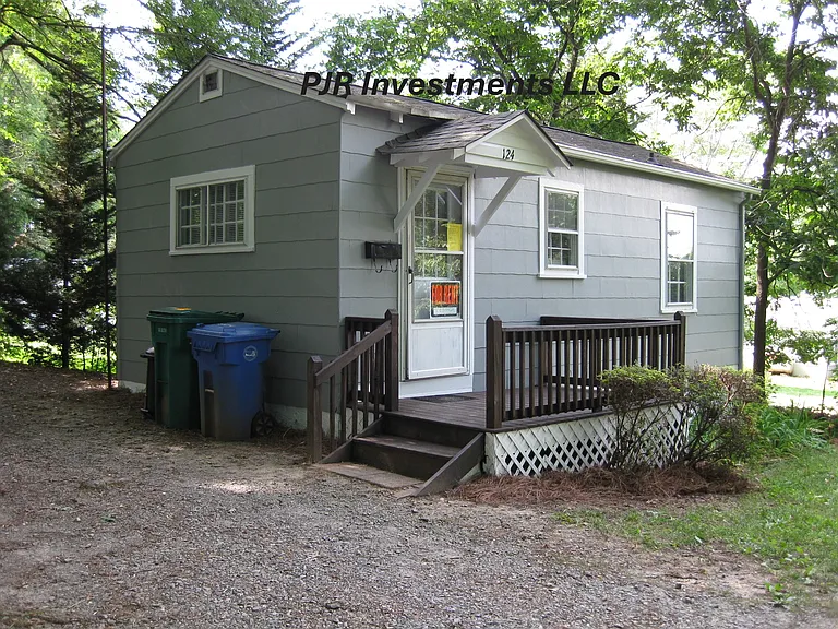 124 Hardy St — Photo 6