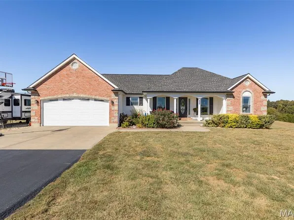 5200 Spring Valley Dr, Farmington, MO 63640