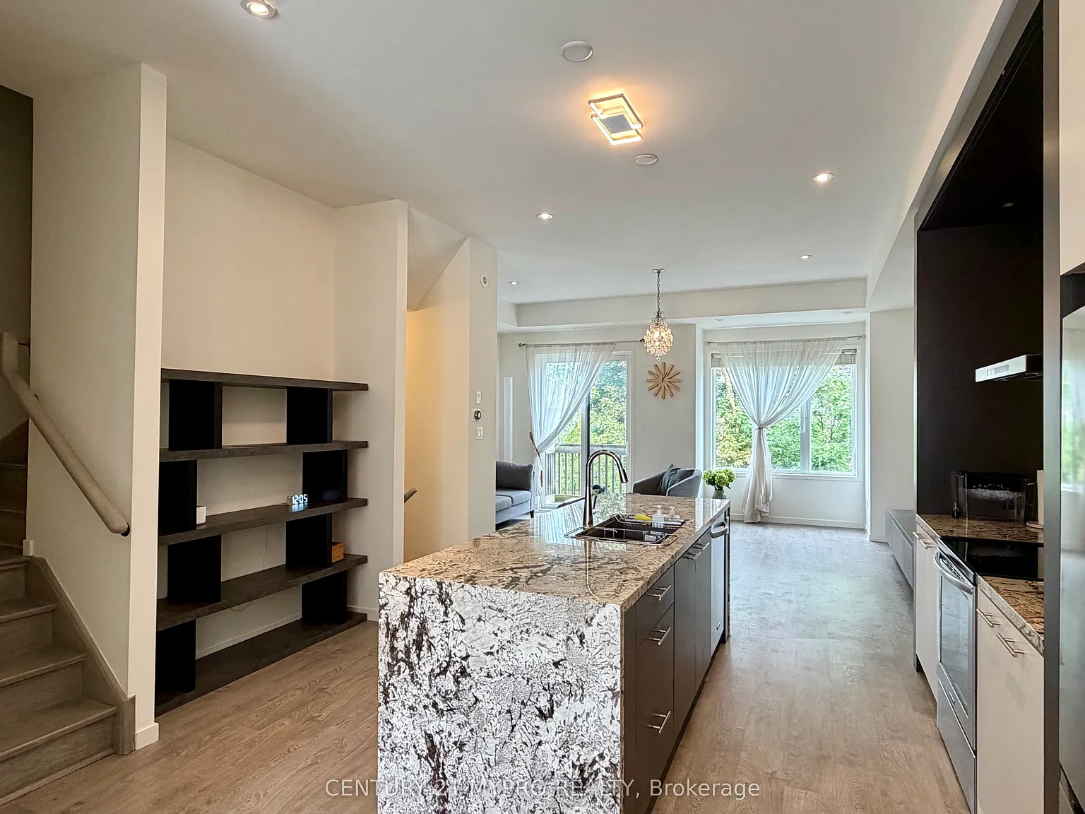 4 bed, $3,950 — Photo 4