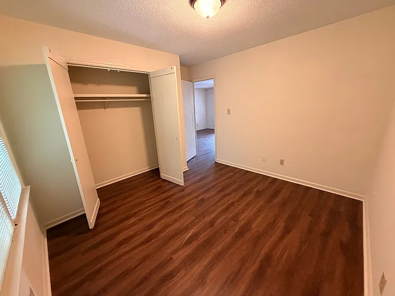 3020 Sherrill Ave #F — Photo 13