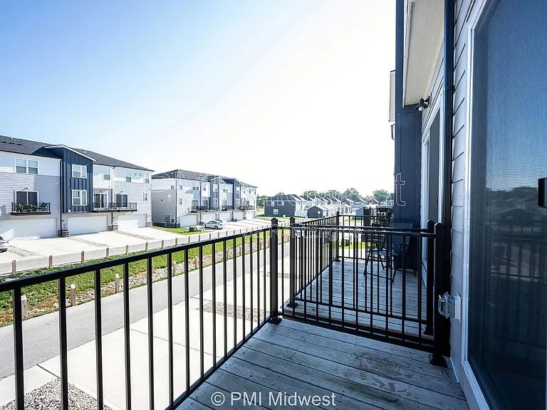 2952 W New York St — Photo 41